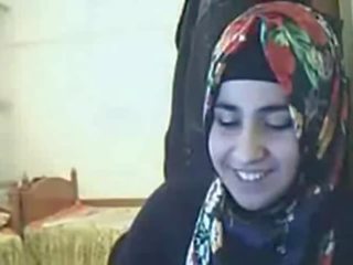 Clip - hijab ýaş gyz showing göt on webkamera