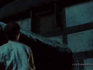 Hayley atwell natalia worner täiskasvanud film stseen pärit a pillars kohta a earths (2010) s01