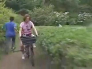 Japanese babe Masturbated While Riding A Specially Modified X rated movie Bike!